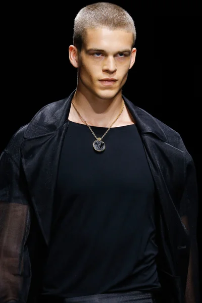 Look 80